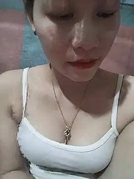 Snapshot of Logii_x chatting on 07-17-26, 03:39 Logii x online show from 07-17-26, 03:39