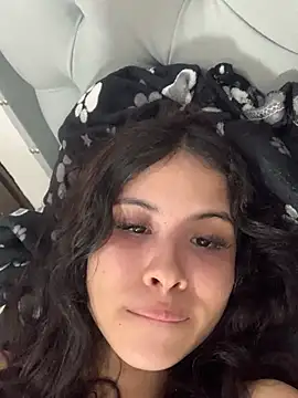 Nayla 19 online show from 06-03-26, 04:37