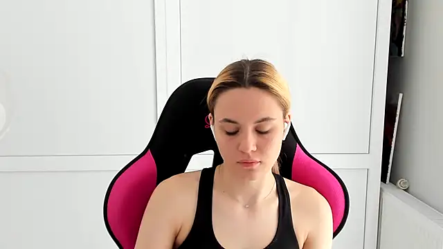 Emma starrs  online show from 06-03-26, 09:56