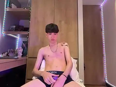 AngelRyes online show from 05-18-26, 02:18