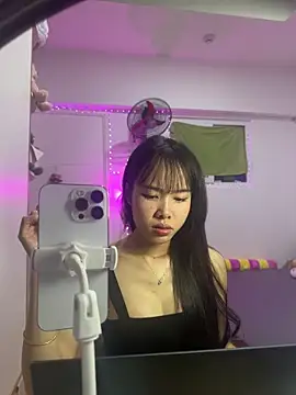 Lov3lily online show from 06-06-26, 05:23