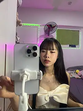 Lov3lily online show from 06-08-26, 10:15