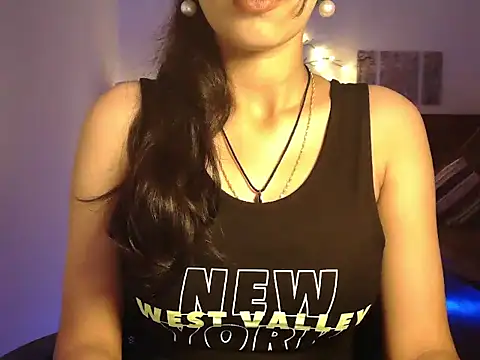 Snapshot of Moksha_ chatting on 06-27-26, 11:37 Moksha online show from 06-27-26, 11:37