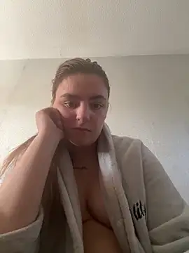 LexiXXoo online show from 05-17-26, 12:01
