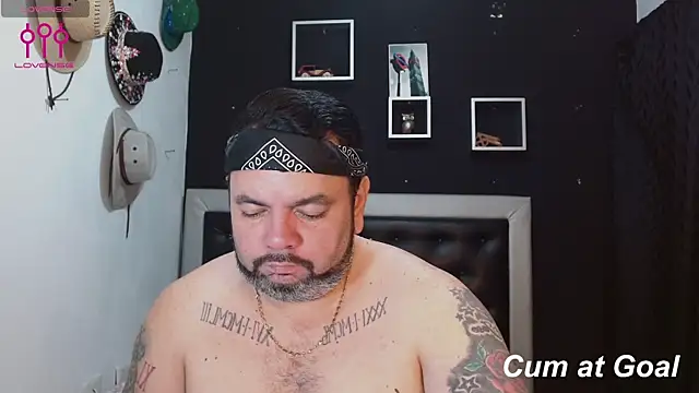 Snapshot of perverseveteranmanxxx chatting on 01-14-25, 04:50 perverseveteranmanxxx online show from 01-14-25, 04:50