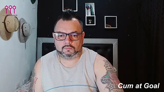 Snapshot of perverseveteranmanxxx chatting on 01-30-25, 01:00 perverseveteranmanxxx online show from 01-30-25, 01:00