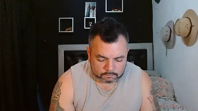 Snapshot of perverseveteranmanxxx chatting on 01-30-25, 08:21 perverseveteranmanxxx online show from 01-30-25, 08:21