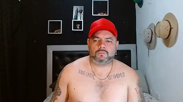 Snapshot of perverseveteranmanxxx chatting on 01-30-25, 11:34 perverseveteranmanxxx online show from 01-30-25, 11:34