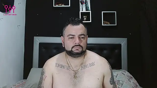 Snapshot of perverseveteranmanxxx chatting on 02-25-25, 10:39 perverseveteranmanxxx online show from 02-25-25, 10:39