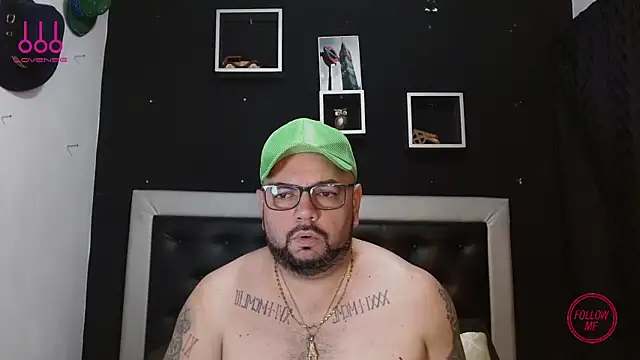 Snapshot of perverseveteranmanxxx chatting on 03-11-25, 01:05 perverseveteranmanxxx online show from 03-11-25, 01:05