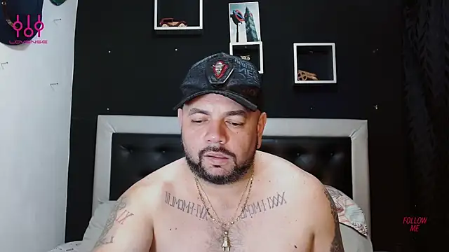 Snapshot of perverseveteranmanxxx chatting on 03-13-25, 03:54 perverseveteranmanxxx online show from 03-13-25, 03:54