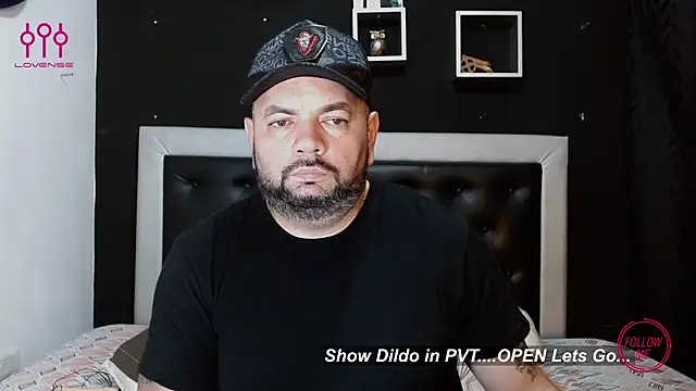 Snapshot of perverseveteranmanxxx chatting on 03-14-25, 11:53 perverseveteranmanxxx online show from 03-14-25, 11:53