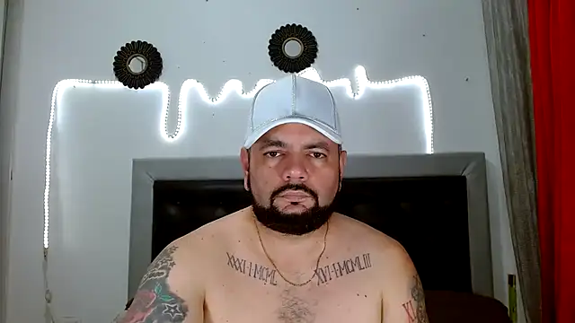 Snapshot of perverseveteranmanxxx chatting on 09-23-25, 02:25 perverseveteranmanxxx online show from 09-23-25, 02:25