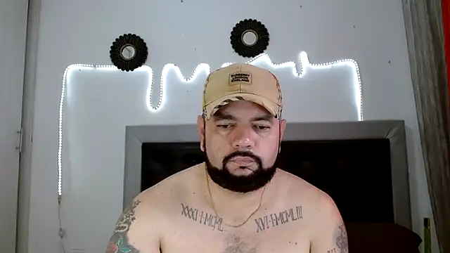 Snapshot of perverseveteranmanxxx chatting on 09-25-25, 04:11 perverseveteranmanxxx online show from 09-25-25, 04:11