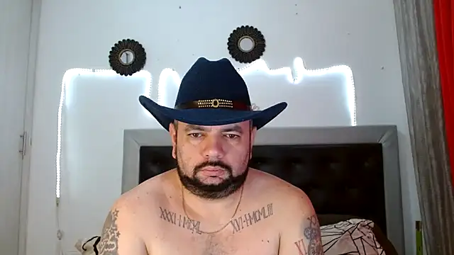 Snapshot of perverseveteranmanxxx chatting on 09-28-25, 03:06 perverseveteranmanxxx online show from 09-28-25, 03:06