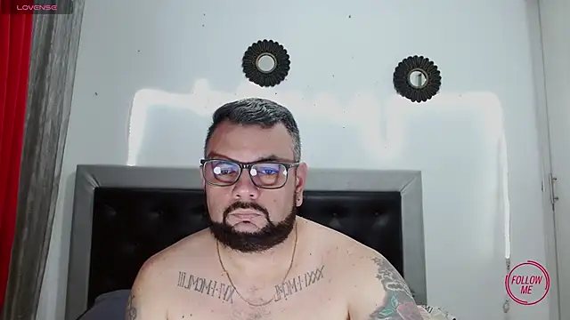 Snapshot of perverseveteranmanxxx chatting on 11-06-25, 03:40 perverseveteranmanxxx online show from 11-06-25, 03:40