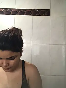Snapshot of Cliaclara chatting on 06-24-26, 04:17 Cliaclara online show from 06-24-26, 04:17