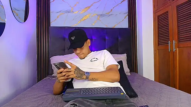 Snapshot of bick_jhonn chatting on 05-21-26, 07:21 bick jhonn online show from 05-21-26, 07:21