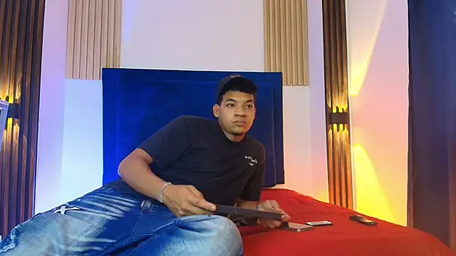 Snapshot of bick_jhonn chatting on 06-01-26, 07:37 bick jhonn online show from 06-01-26, 07:37