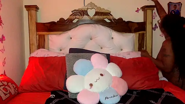 Snapshot of creamyamber chatting on 05-03-26, 10:05 creamyamber online show from 05-03-26, 10:05