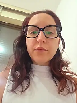Snapshot of Nicolevellori chatting on 06-11-26, 04:32 Nicolevellori online show from 06-11-26, 04:32