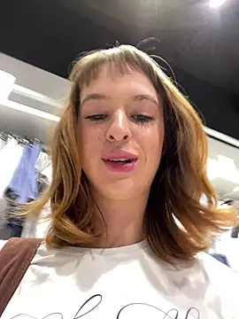 Snapshot of Outdorable chatting on 07-17-26, 07:59 Outdorable online show from 07-17-26, 07:59
