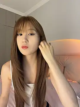 Snapshot of ZhiNan-05 chatting on 07-19-26, 04:44 ZhiNan-05 online show from 07-19-26, 04:44