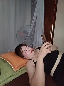 Snapshot of Ass-ass01 chatting on 05-13-26, 04:43 Ass-ass01 online show from 05-13-26, 04:43