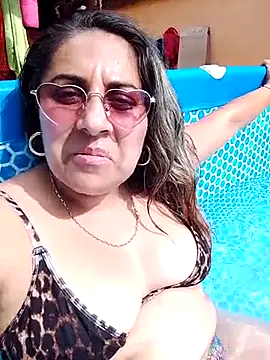 Snapshot of Antoniasweet chatting on 06-20-26, 01:58 Antoniasweet online show from 06-20-26, 01:58