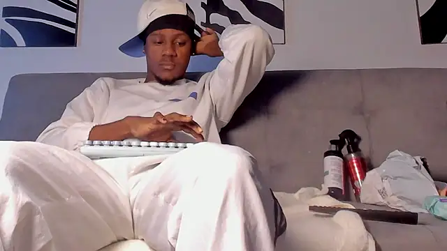 Snapshot of Drake_Wit1 chatting on 06-17-26, 11:45 Drake Wit1 online show from 06-17-26, 11:45