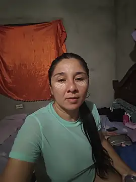 Snapshot of noemy-25 chatting on 05-21-26, 04:52 noemy-25 online show from 05-21-26, 04:52