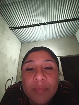 Snapshot of noemy-25 chatting on 05-30-26, 08:11 noemy-25 online show from 05-30-26, 08:11