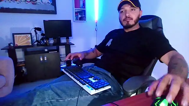 Snapshot of Thiago_420 chatting on 05-15-26, 10:50 Thiago 420 online show from 05-15-26, 10:50