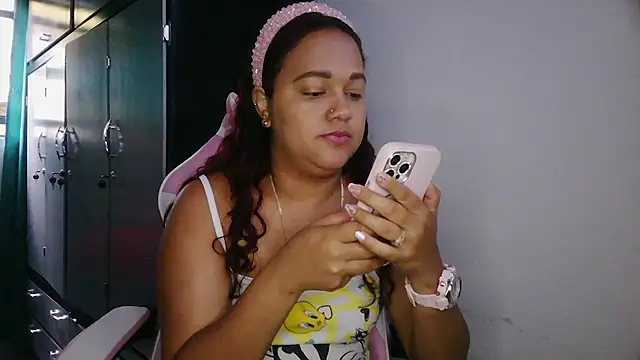 saramichell445734 online show from 05-26-26, 12:34