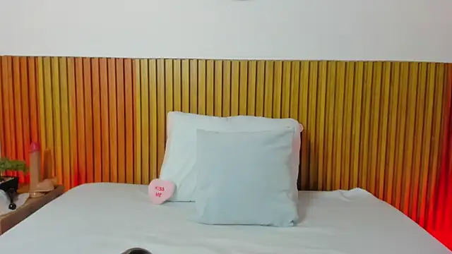 zully28 x online show from 05-25-26, 03:07