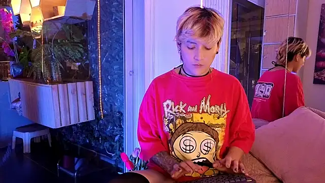 Snapshot of DannyRoudX chatting on 07-05-26, 04:19 DannyRoudX online show from 07-05-26, 04:19