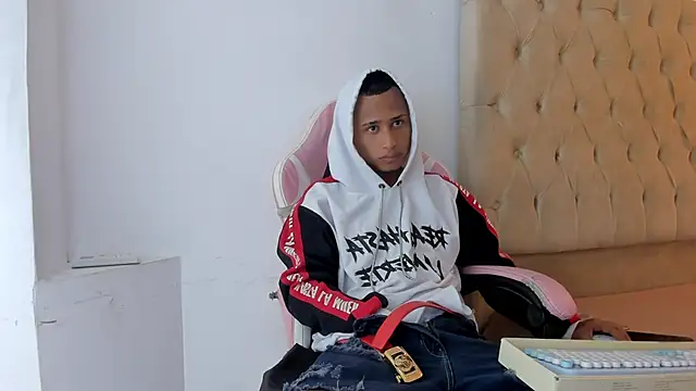 Snapshot of Supreme_Badboy chatting on 06-29-26, 05:13 Supreme Badboy online show from 06-29-26, 05:13