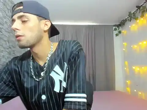 AlexBunny  online show from 05-18-26, 07:52