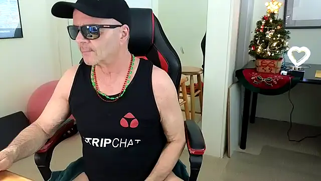 hotdadbod online show from 12-19-24, 09:17