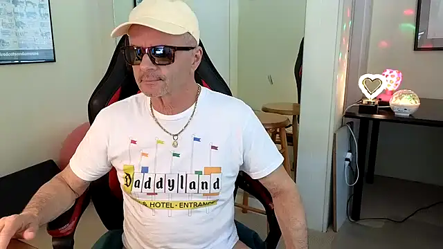 hotdadbod online show from 01-22-25, 09:32