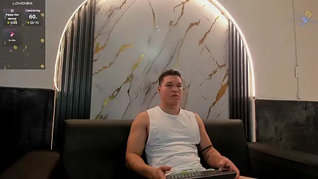 Snapshot of lucassimone_ chatting on 05-19-26, 03:46 lucassimone online show from 05-19-26, 03:46