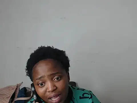 Snapshot of African_Busty chatting on 06-12-26, 02:27 African Busty online show from 06-12-26, 02:27