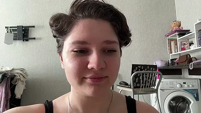 LizCumens online show from 05-15-26, 11:01