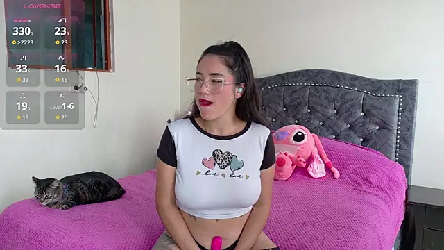 Snapshot of cami_suarez chatting on 05-30-26, 12:57 cami suarez online show from 05-30-26, 12:57