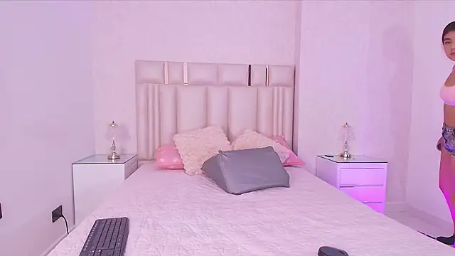 Snapshot of mia_velvett_ chatting on 07-07-26, 11:58 mia velvett online show from 07-07-26, 11:58