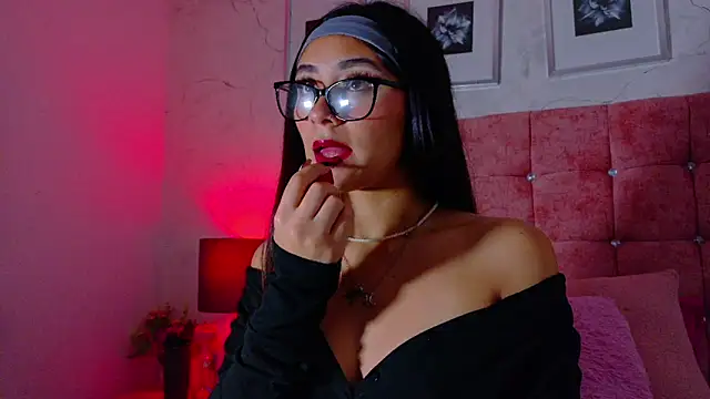 Mila Dreamm online show from 05-28-26, 11:29