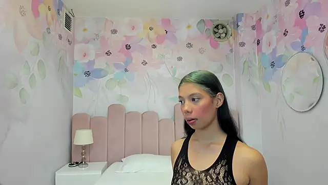 Snapshot of doll_skinny18 chatting on 05-25-26, 01:06 doll skinny18 online show from 05-25-26, 01:06