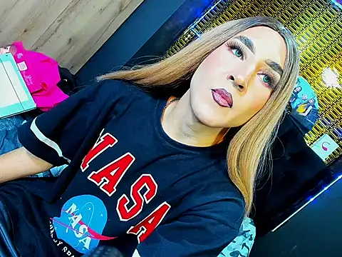 Snapshot of Georgina_giio_ chatting on 05-16-26, 03:36 Georgina giio online show from 05-16-26, 03:36