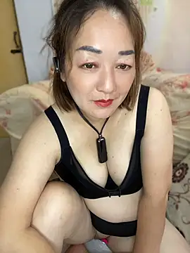 Snapshot of Ruyier chatting on 07-14-26, 02:05 Ruyier online show from 07-14-26, 02:05