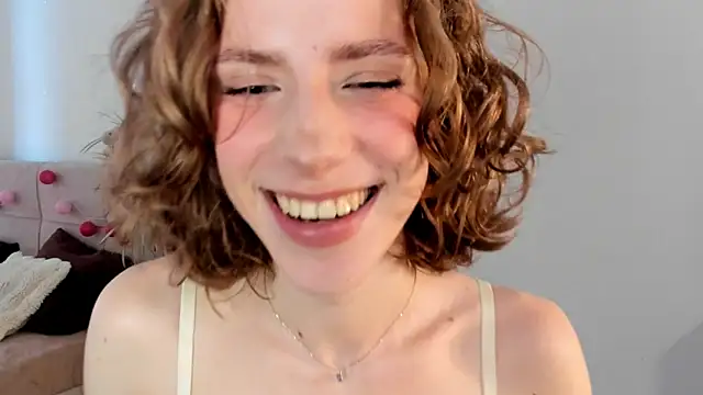 Snapshot of imogensy chatting on 06-11-26, 02:15 imogensy online show from 06-11-26, 02:15